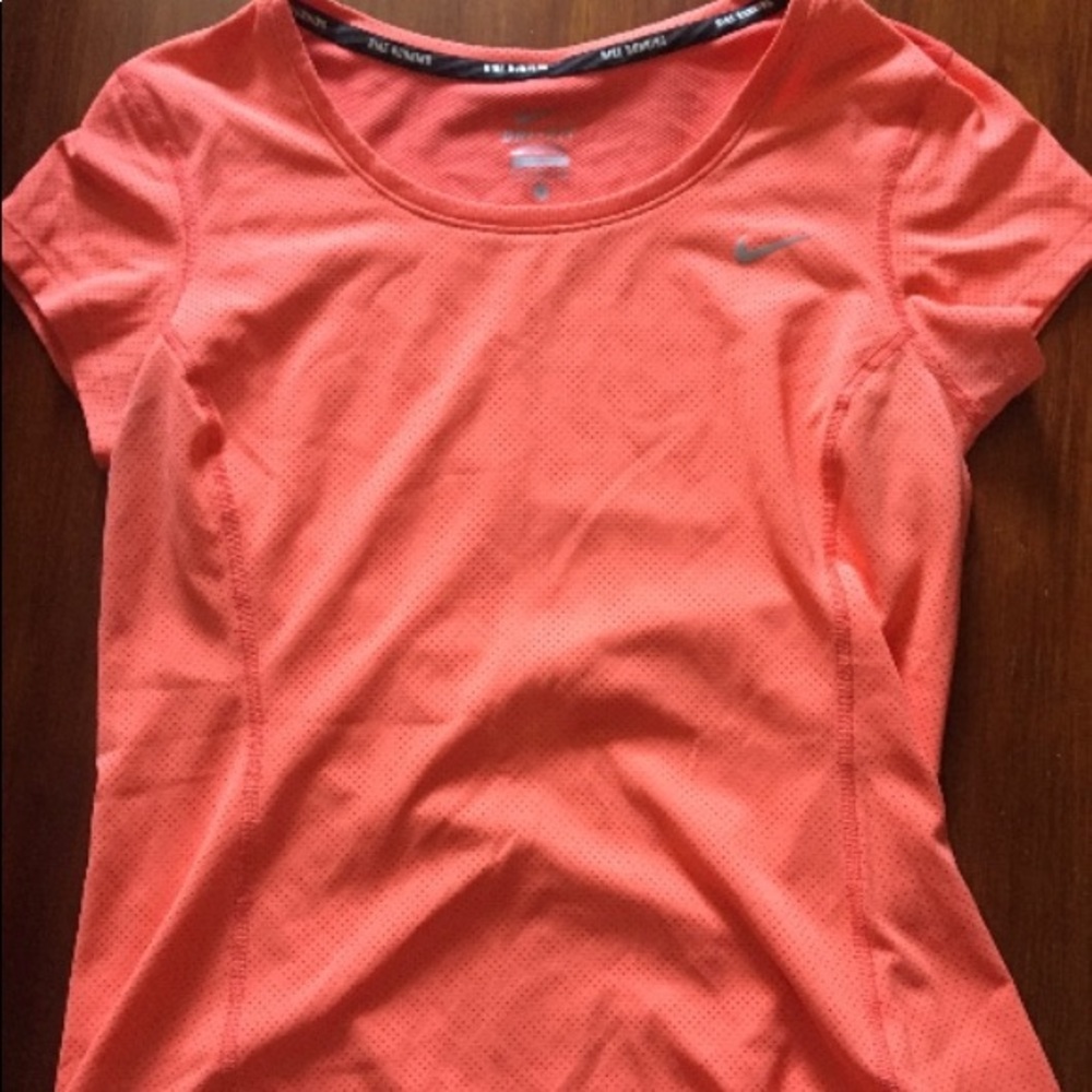 NIKE WOMENS RUNNING TEE